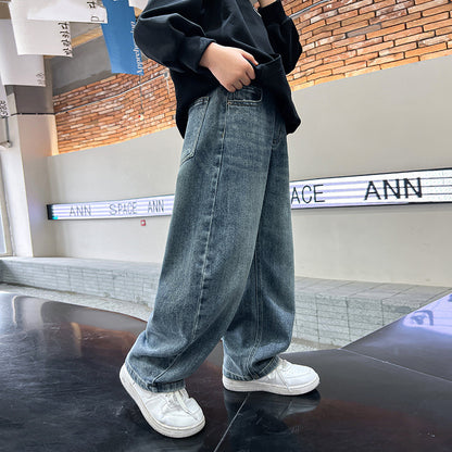 Urban Minimalist Solid Tone Straight-Fit Jeans
