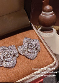 184Z Ear Studs