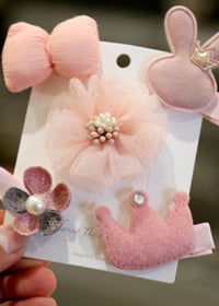 Pink yarn flower rabbit head