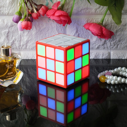 The Luminous Cube: Square LED Emitting Bluetooth Speaker
