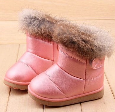 The Winter Essential: Girls’ Durable Snow Boots
