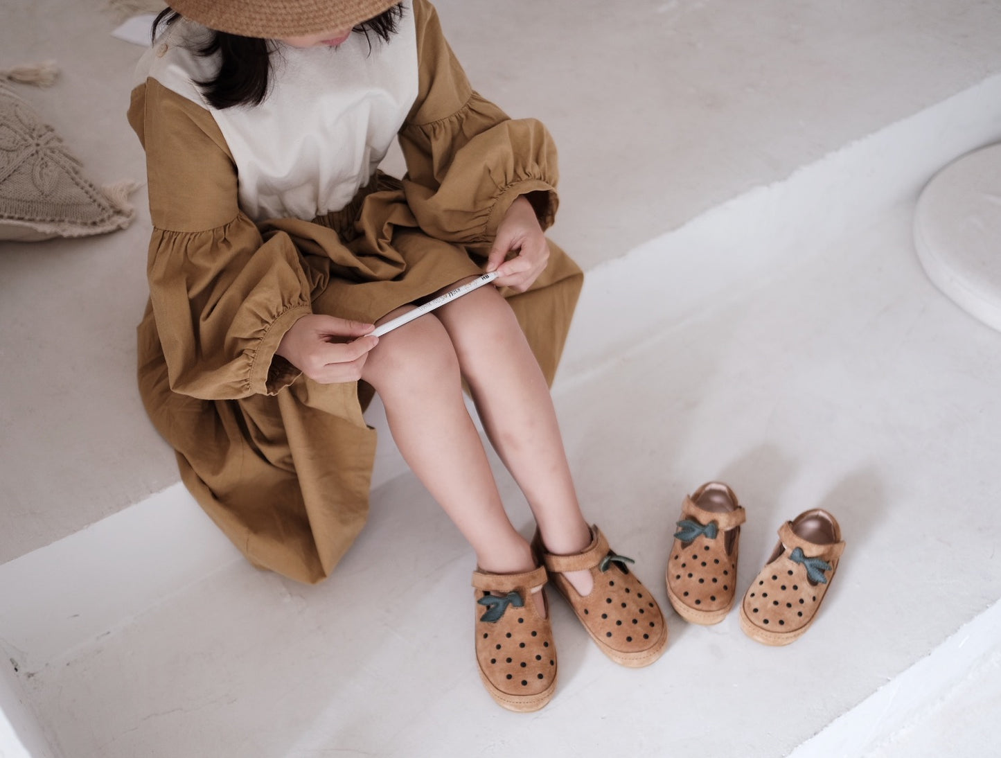 All-leather Velcro Non-slip Fruit Polka Dot Frosted Girls' Shoes