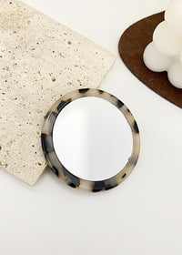 Round Mirror M Hawksbill Color