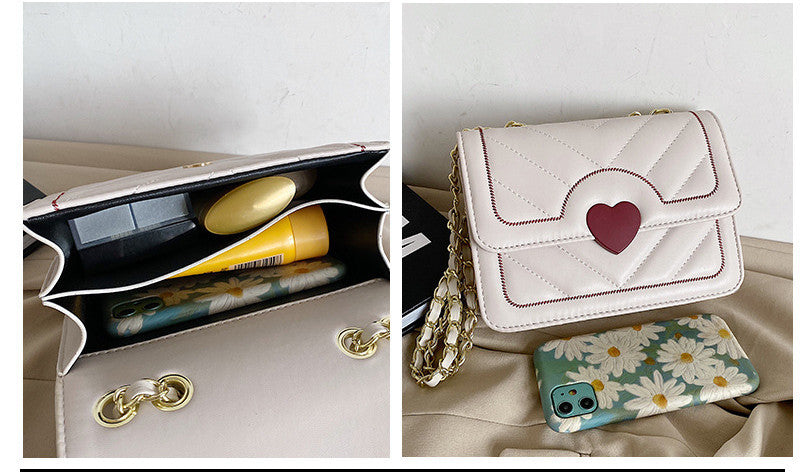 Popular underarm chain messenger bag texture this year