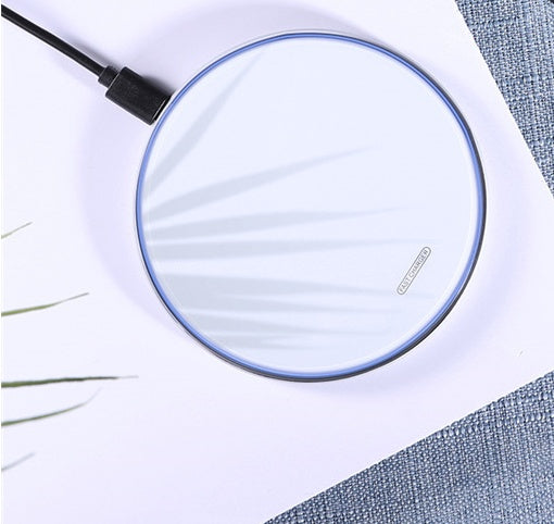 MirrorCharge 10W: Fast Charge Cross-Border Mirror Wireless Charger