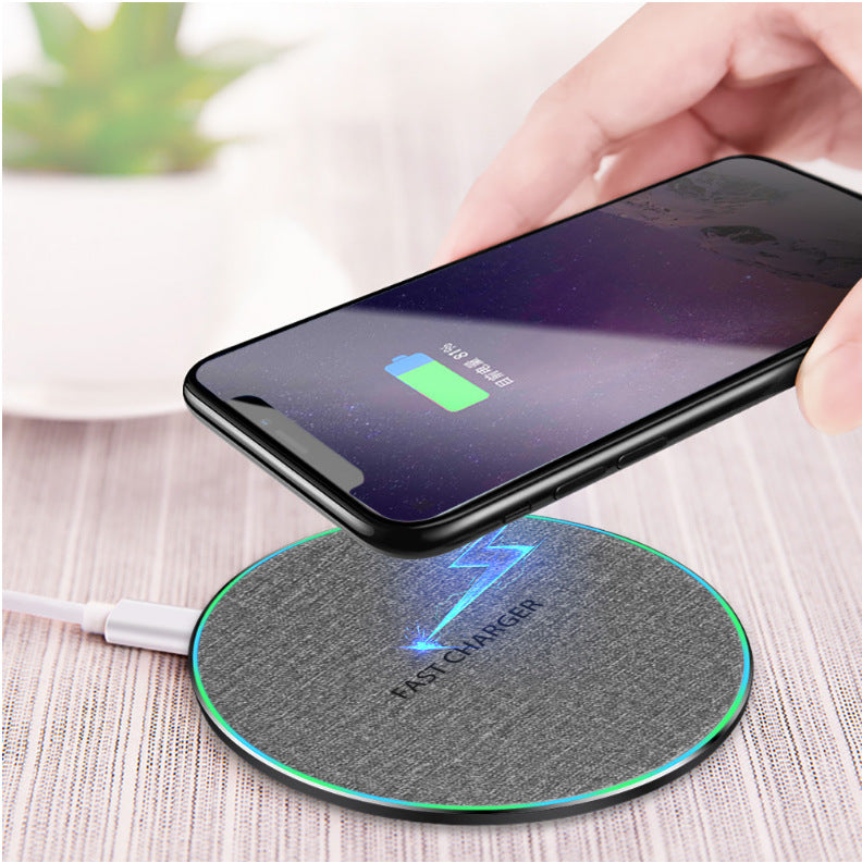 UltraDisc 15W: Fabric & Aluminum Alloy 15W Ultra-Thin Fast Charger