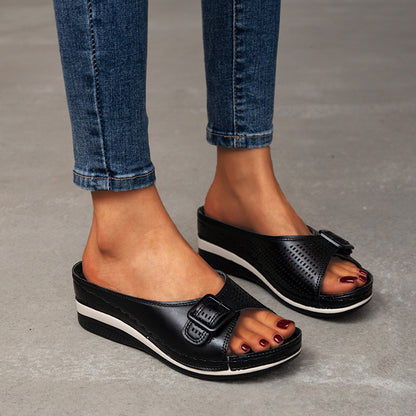 Women Wear Casual Fashion Sandals And Slippers With Thick-soled Slope Heel