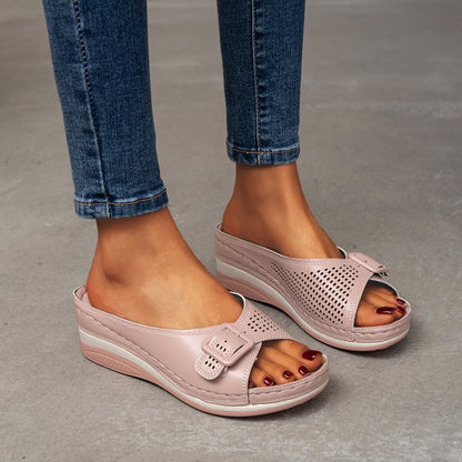 Women Wear Casual Fashion Sandals And Slippers With Thick-soled Slope Heel
