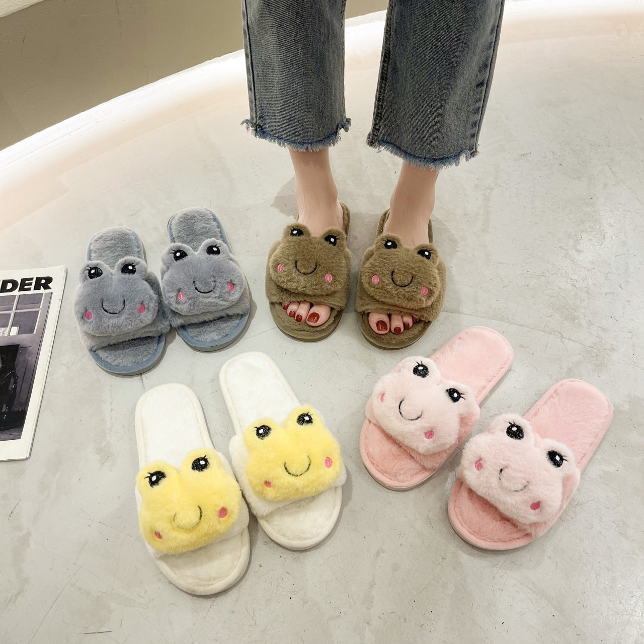 Female Cartoon Flat-bottomed Warm Wool Slippers