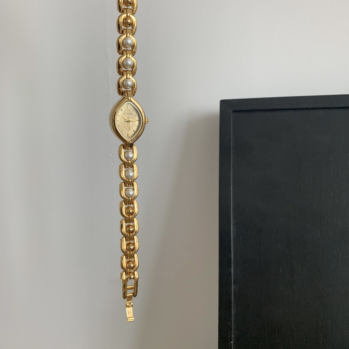 Niche Retro Women's Watch