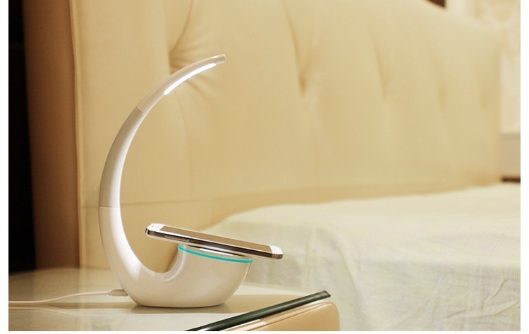 PhantomGlow: Eye-Care LED Table Lamp with Integrated Wireless Charger