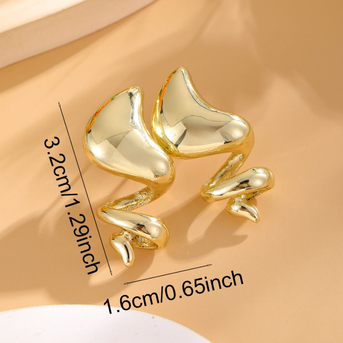 Fashionable Snake Shaped Personalized Gold Alloy Earrings