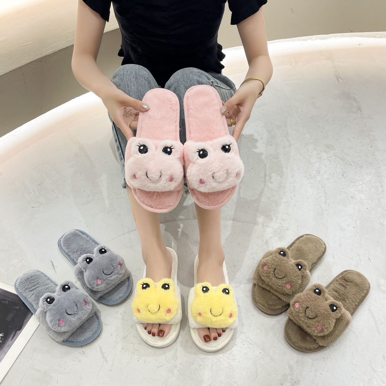Female Cartoon Flat-bottomed Warm Wool Slippers