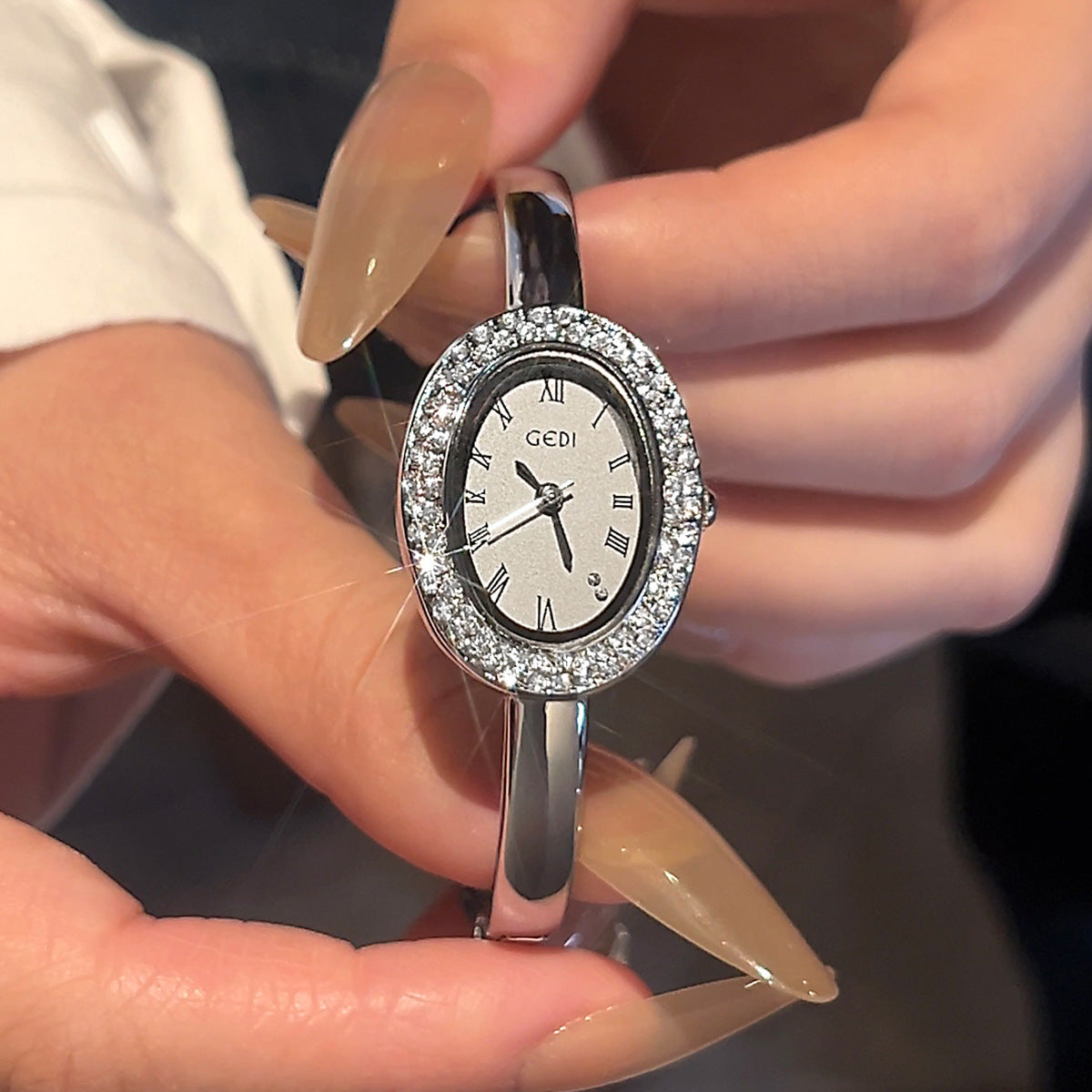 Niche Oval Bathtub Bracelet Women's Watch