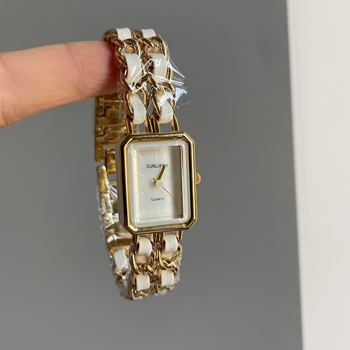 Women's Watch Exquisite High-grade Gold Steel Strap Watch