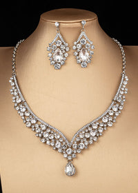 X001 Silver White Necklace