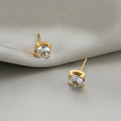 Simple Four-claw Single Diamond Pendant Female Temperament Titanium Steel Necklace