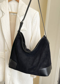 Black Without Pendant