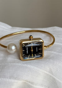 Gold Strap Black Noodles