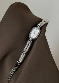 Silver Streak White Surface