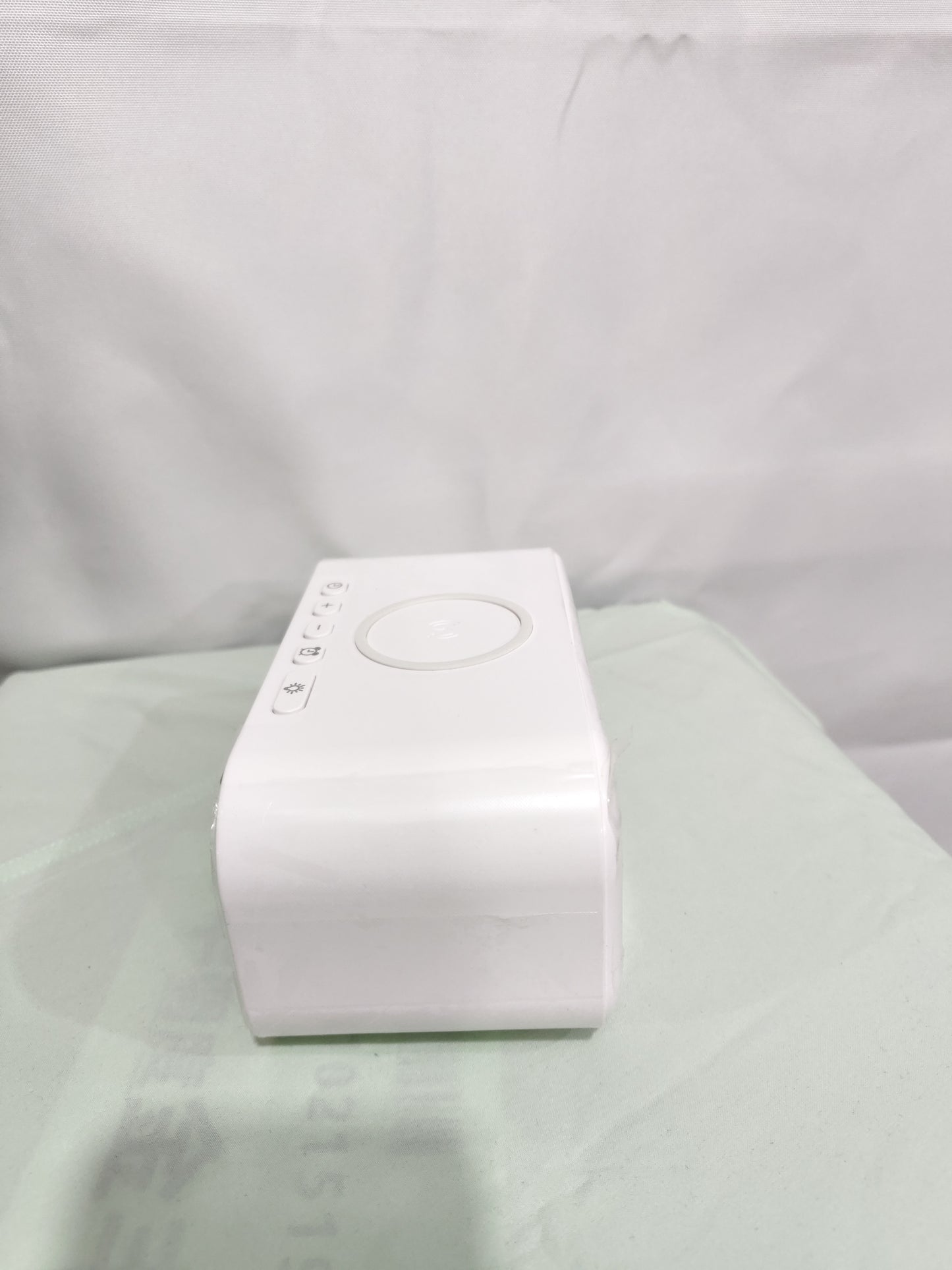 Multi-function Universal Mobile Phone Wireless Charging Electronic Digital Alarm Clock