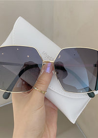 Dark green frame grey chip