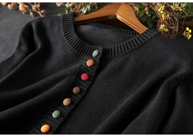 Retro Artistic Coat With Color Buttons Is Loose And Casual