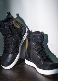 Blackbrown