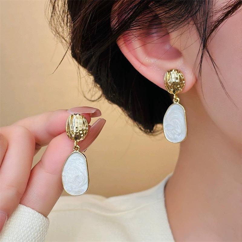 Minority Popular Online Celebrity Explosions Earrings
