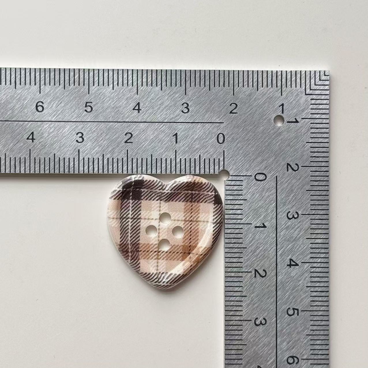 Cute Style Plaid Heart Button