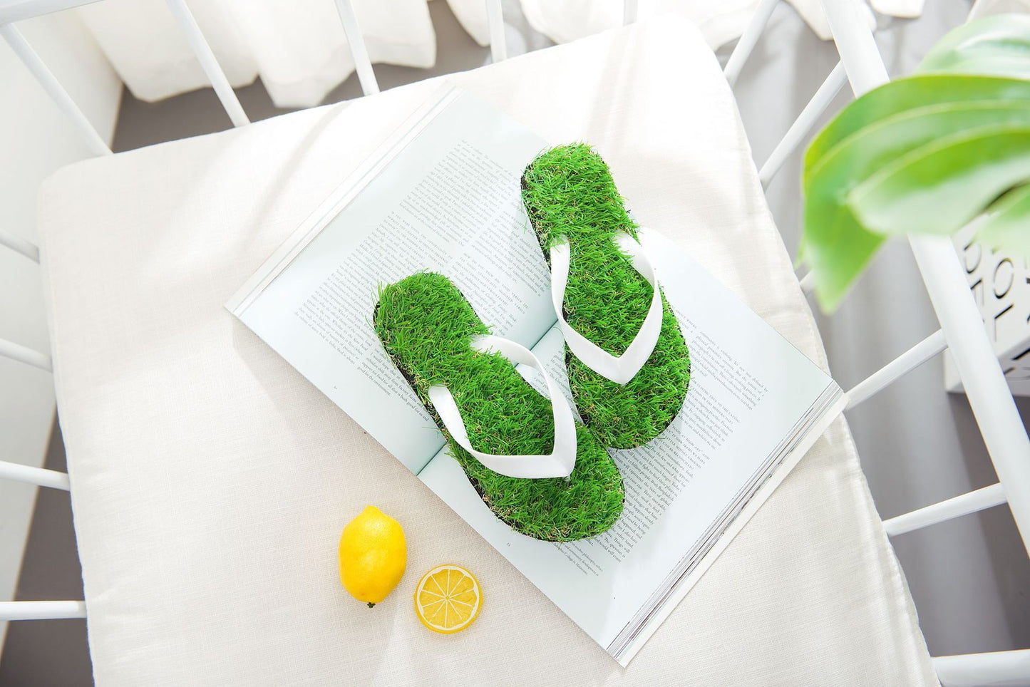 Couple's Artificial Grass Slippers Creative Turf Home Slippers Beach Slippers