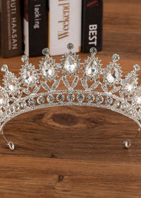 H032 Silver White Crown