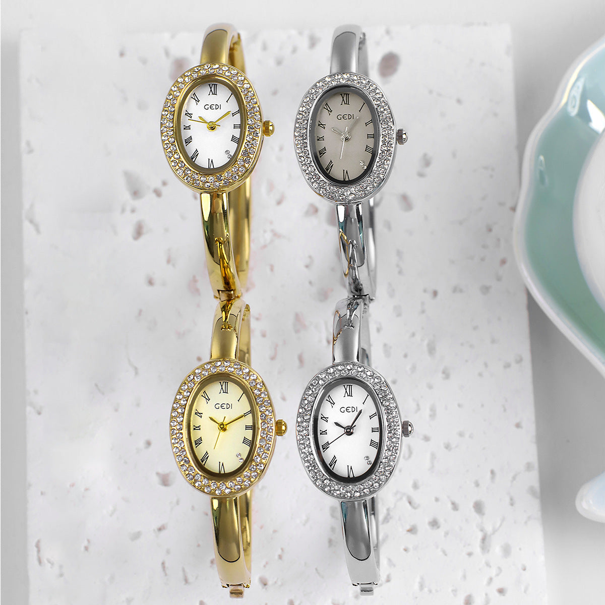 Niche Oval Bathtub Bracelet Women's Watch