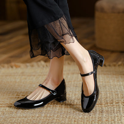 Women's Chunky Heel Retro Leather Round Head Pumps