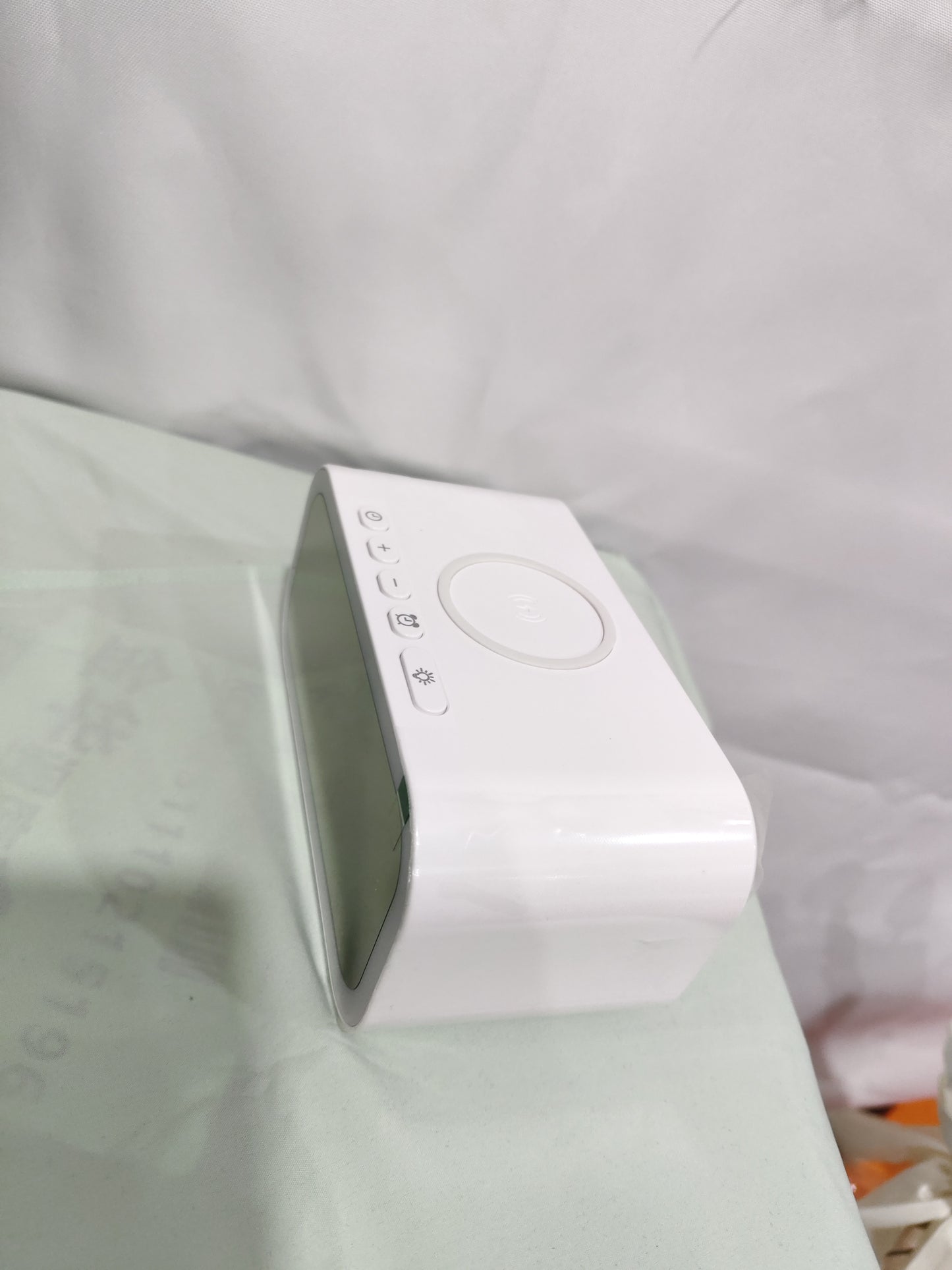 Multi-function Universal Mobile Phone Wireless Charging Electronic Digital Alarm Clock