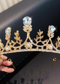 11Golden Diamond Leaf Crown