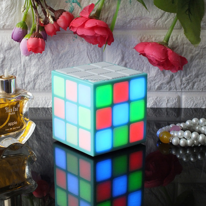 The Luminous Cube: Square LED Emitting Bluetooth Speaker