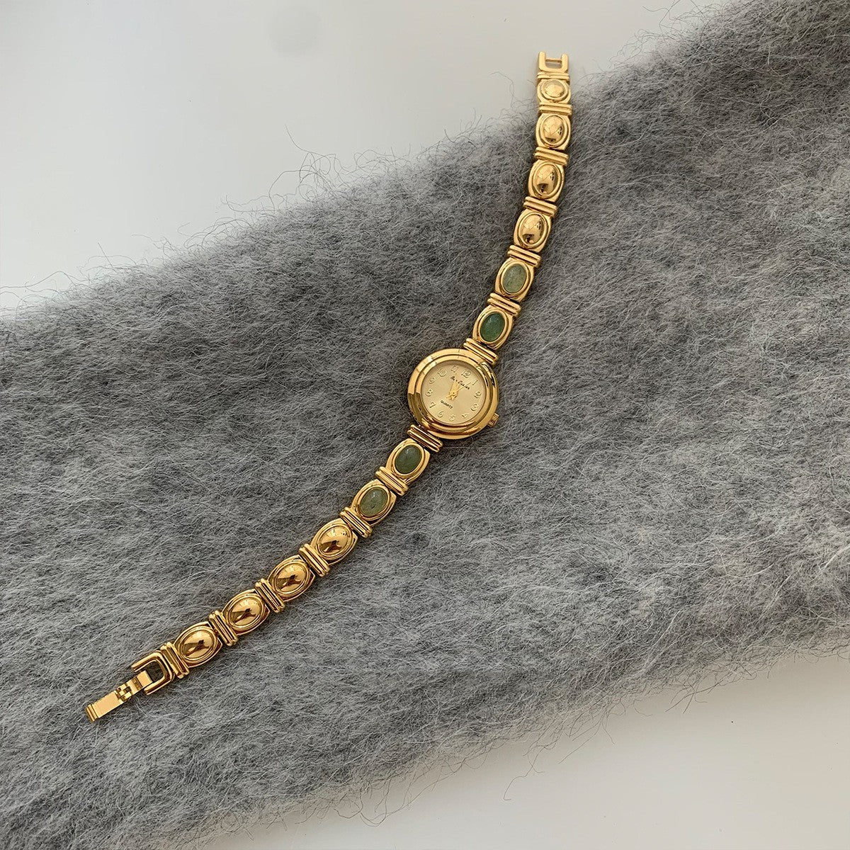 New Chinese Style Beryl Gold Exquisite Fashion Retro Minority Women's Quartz Watch