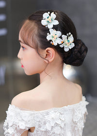 3white hairpins