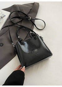 Black Without Pendant