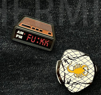 The Heritage Piece: Retro Fashion Electronic Brooch Timepiece